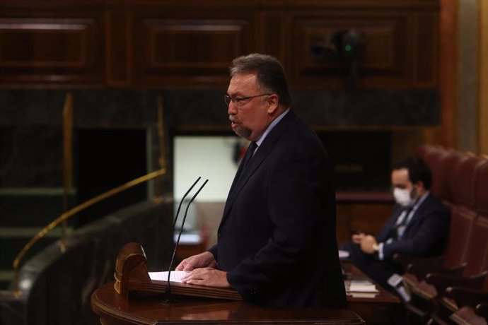 El diputado de Foro Asturias en el Congreso, Isidro Martínez Oblanca, durante la segunda parte del pleno de Debate de totalidad del Proyecto de Ley de Presupuestos Generales del Estado para el año 2021.