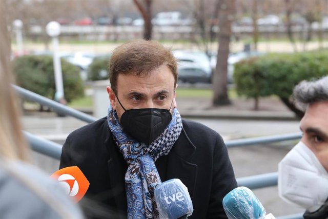 El cómico José Mota, a su llegada como víctima de estafa a la segunda sesión del juicio a Paco Sanz, acusado de estafar fingiendo tener más de 2.000 tumores, en la Sección Sexta de la Audiencia Provincial de Madrid, Madrid, (España).