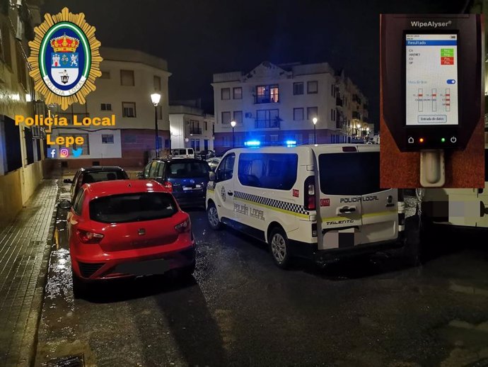 Control de la Policía Local de Lepe (Huelva).