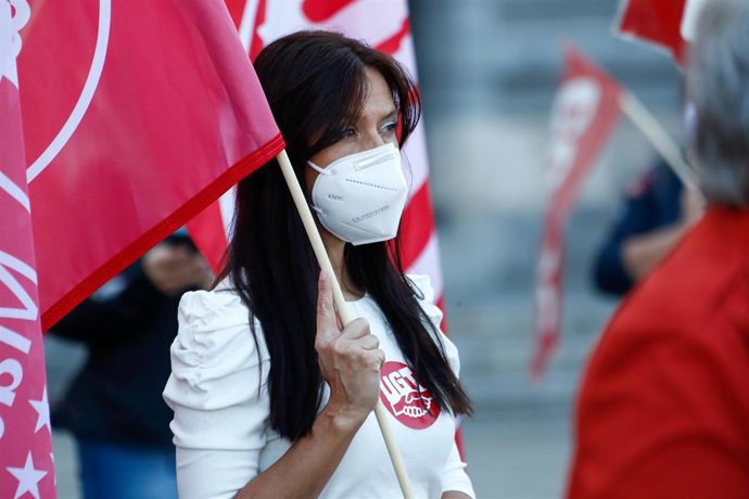 Concentración convocada por CCOO y UGT en la Jornada Mundial del Trabajo Decente. Imagen de archivo