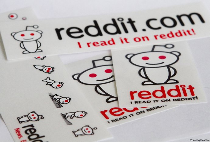 Reddit logo.