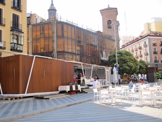 Nuevo quiosco de hostelería en la plaza de María Soledad Torres Acosta en Madrid.