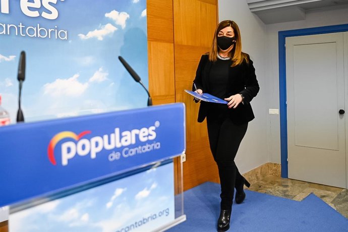 La presidenta del PP de Cantabria, María José Sáenz de Buruaga