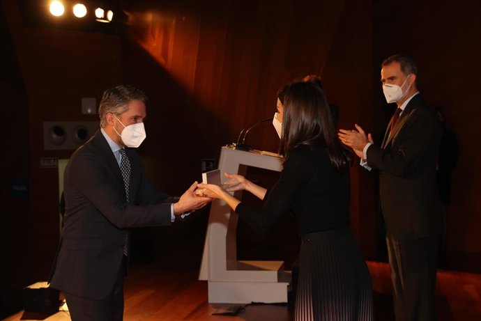 Los Reyes presiden el acto de entrega de los Premios APM de Periodismo de los años 2019 y 2020