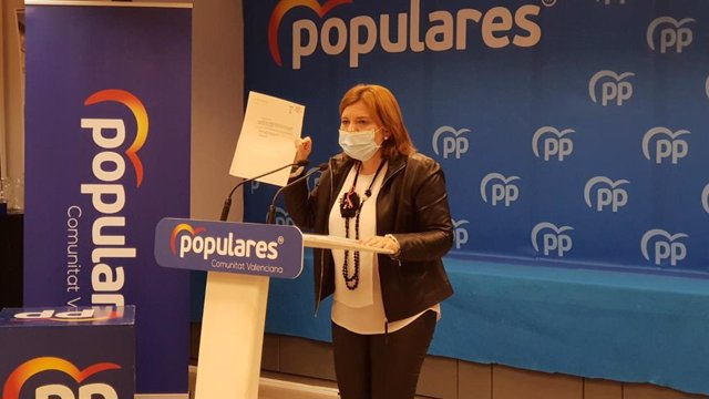 La presidenta del PP valenciano, Isabel Bonig, en rueda de prensa