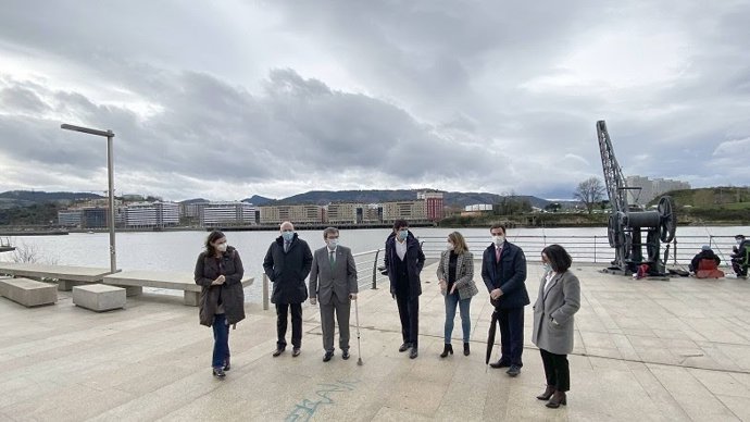 Presentación del proyecto de construcción de un bulevar y un puente para bicis y peatanoes que conectarán Bilbao, Erandio, Barakaldo, Leioa y Getxo