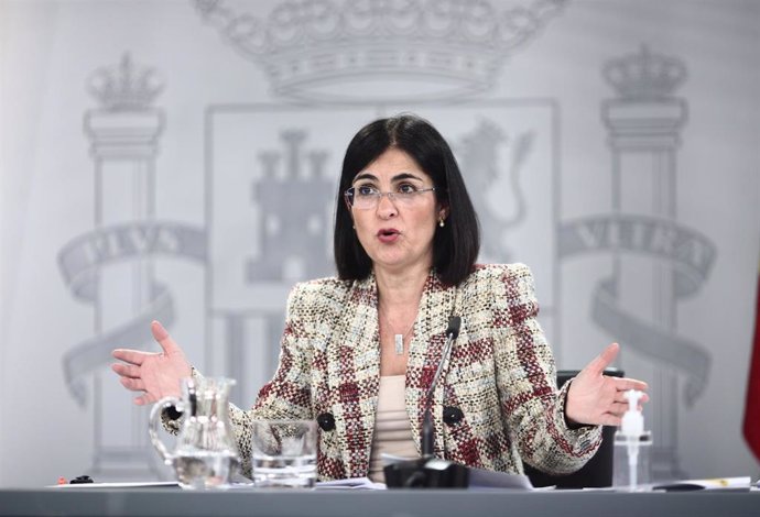 La ministra de Sanidad, Carolina Darias, interviene durante una rueda de prensa posterior al Consejo de Ministros en Moncloa