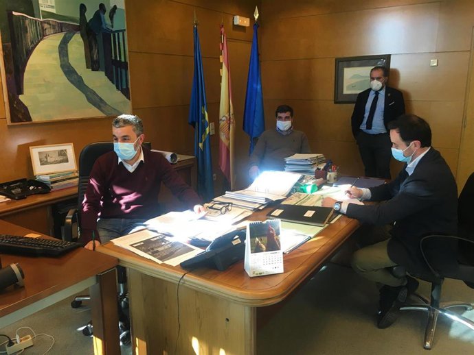 Reunión entre la Consejería de Medio Rural y sindicatos agrarios