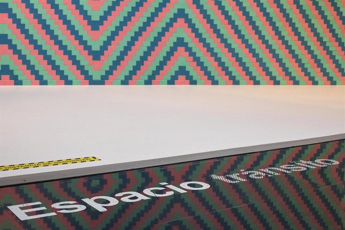 El Centro de Historias acoge la instalación del artista Víctor Solanas-Díaz titulada "RGB Wall"