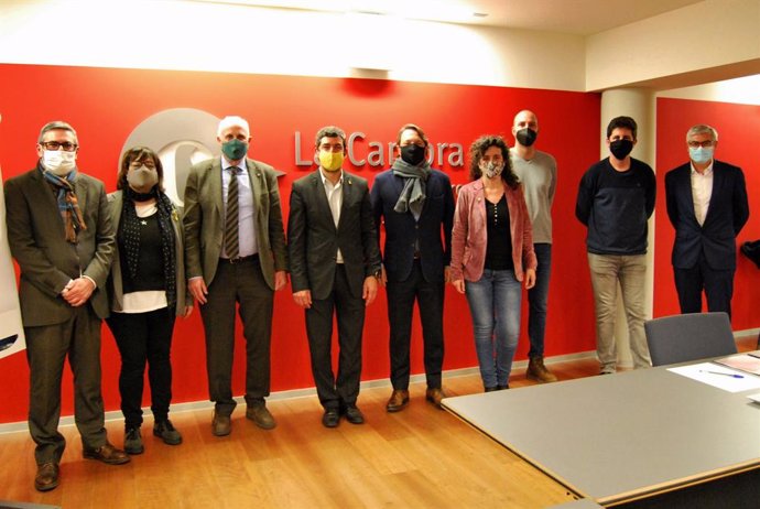 Joan Canadell en una visita a la Cambra de Terrassa amb representants del partit i de la institució