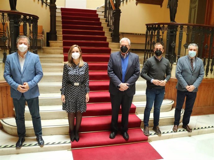 La Junta de Andalucía y el Ayuntamiento de Vera firman el acuerdo de cesión de la sede de los juzgados antiguos