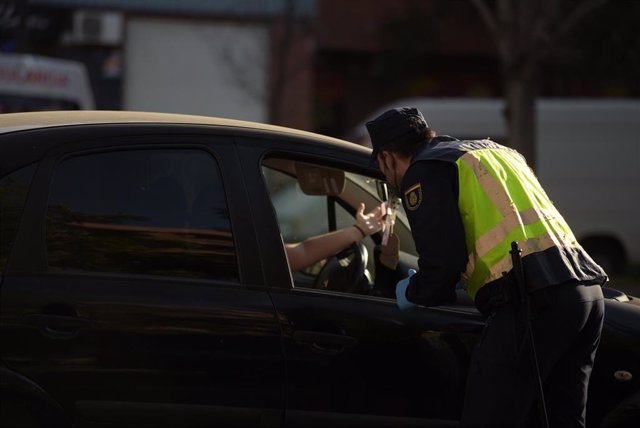 Un dispositivo policial para controlar los cierres perimetrales.