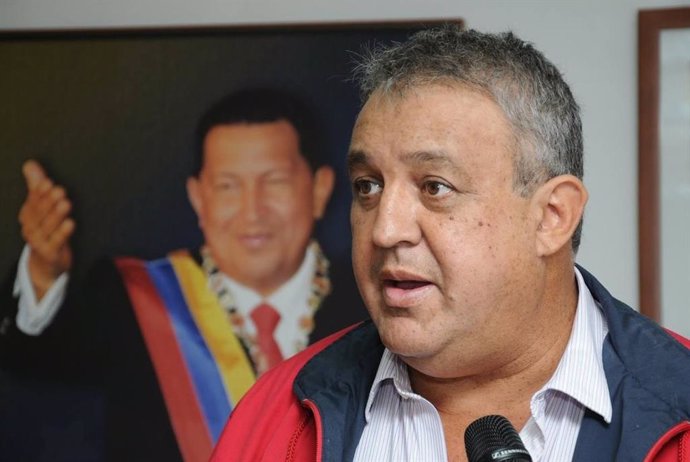    El exministro de Petróleo de Venezuela Eulogio Del Pino, detenido este jueves en el marco de una operación contra la corrupción en la petrolera estatal (PDVSA), ha publicado un vídeo grabado antes de su arresto en el que dice sentirse "víctima" de un