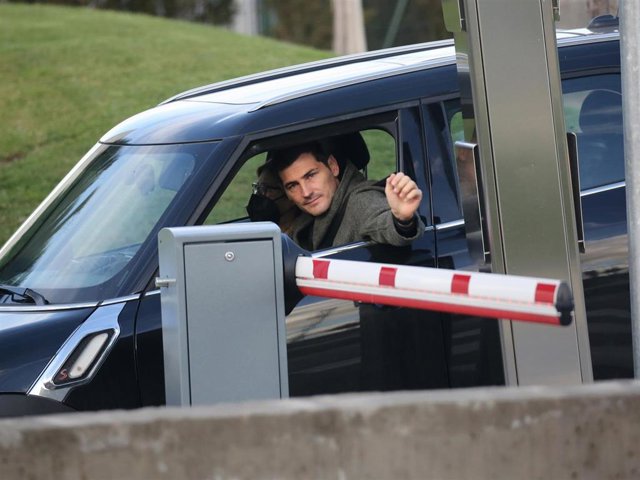 Iker Casillas, a su llegada a la Clínica Universitaria de Navarra, donde está ingresada Sara Carbonero