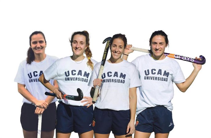 Fotografía de las cuatro jugadoras de la Selección Española de Hockey Hierba que estudian en la Universidad Católica de Murcia