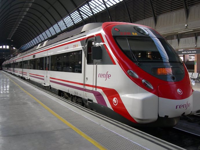 Tren Civia en la estación sevillana de Santa Justa