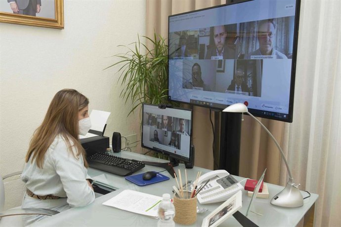 Irene García reunida con los presidentes de las mancomunidades