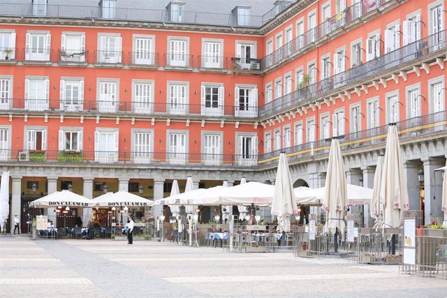 Terrazas de bares en la Plaza Mayor de Madrid 