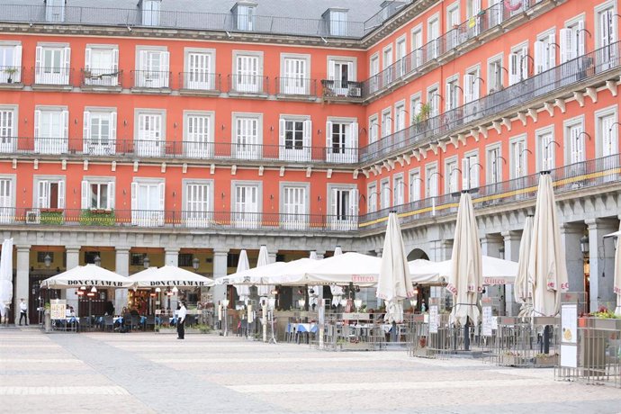 Terrazas de bares en la Plaza Mayor de Madrid 