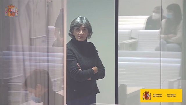 La ex jefa de los 'comando legales' de ETA, María Soledad Iparraguirre, alias 'Anboto', en un juicio