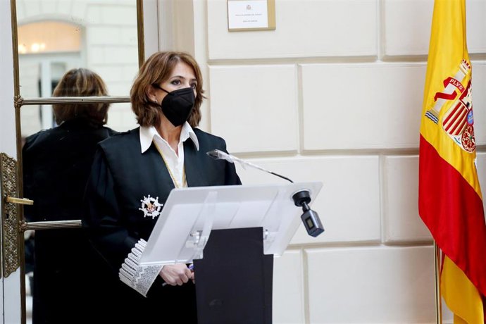 La fiscal general del Estado, Dolores Delgado, en la toma de posesión de seis nuevos fiscales adscritos al Tribunal Supremo, a la Inspección Fiscal, a la Fiscalía de Sala contra la Violencia sobre la Mujer y a la Unidad de Apoyo, el 22 de enero de 2021.