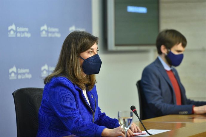 La consejera de Salud, Sara Alba; y el director general de Salud Pública, Pello Latasa