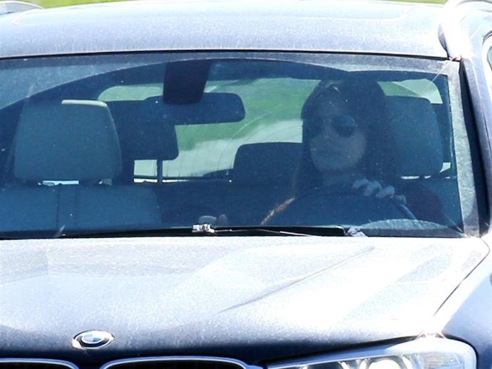 Isabel Jiménez, muy seria, está volcada en su amiga Sara Carbonero, que atraviesa por un bache en su estado de salud