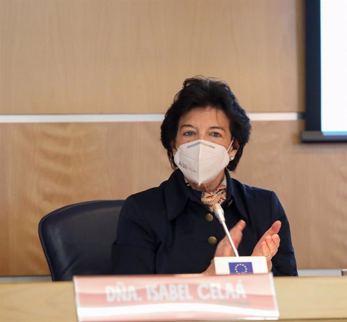 La ministra de Educación y Formación Profesional, Isabel Celaá, durante la presentación de la campaña 'No More Matildas' celebrada en la Oficina del Parlamento Europeo en España, Madrid, el 8 de febrero