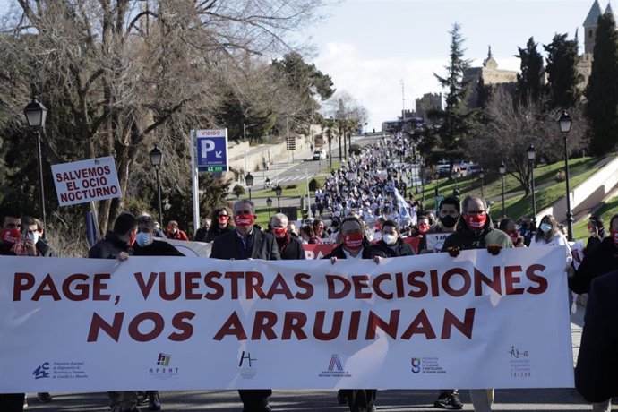 Manifestación de la Federación de Empresarios de Hostelería de C-LM en Toledo.