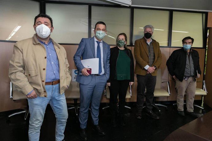 El consejero de Agricultura, Agua y Desarrollo Rural, Francisco Martínez Arroyo