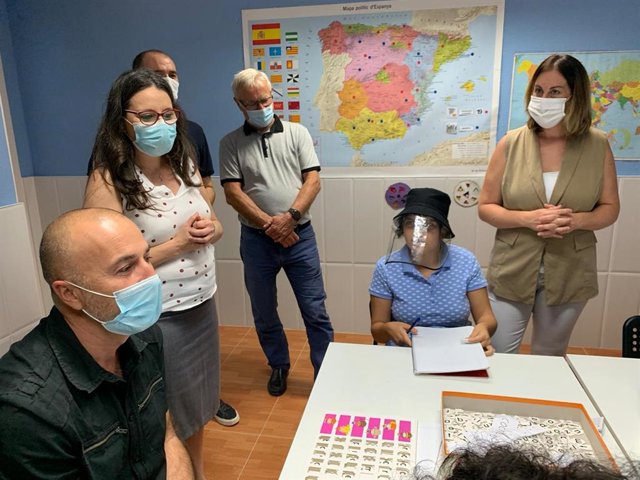 Oltra y Ribó visitan el centro de día de personas con diversidad funcional intelectual Cuidiscap