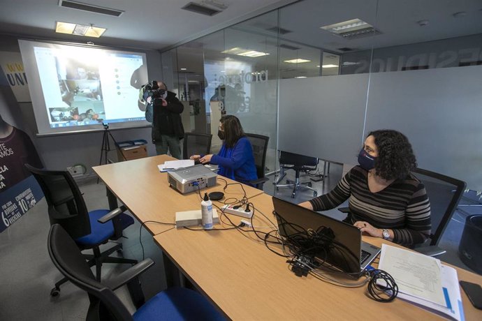 LA directora xeral de Patrimonio Natural, Belén do Campo, en reunión por videoconferencia con entidades de ganaderos de razas autóctonas gallegas