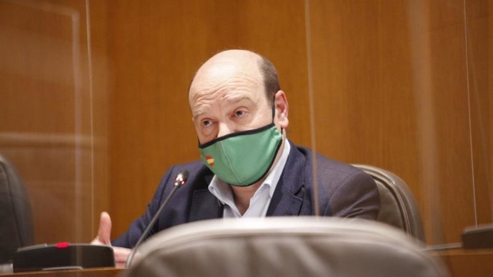 El portavoz parlamentario de VOX en Aragón, Santiago Morón.