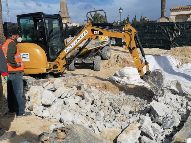 Excavación en el cementerio de Porreres, dentro del plan de fosas.