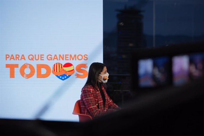 La presidenta de Ciudadanos, Inés Arrimadas durante un encuentro telemático sobre hostelería en Barcelona, Catalunya (España), a 9 de febrero de 2021.