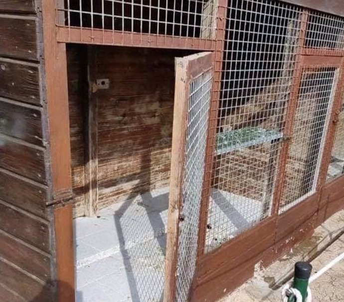 Interior de una de las jaulas asaltadas en Melilla