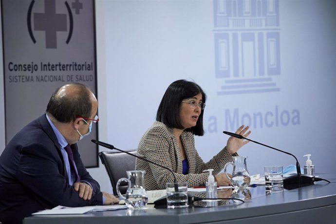 El ministro de Política Territorial y Función Pública, Miquel Iceta y la ministra de Sanidad, Carolina Darias durante una rueda de prensa tras la reunión del Consejo Interterritorial del Sistema Nacional de Salud, en Madrid 