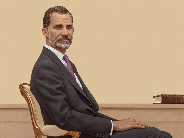 Imagen del Rey Felipe VI que enmarca la portada del libro "Felipe VI, un reinado convulso"