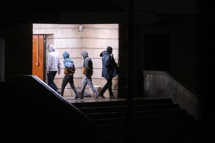 Migrantes en el campamento de Las Raíces