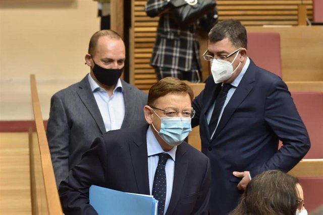 Puig en el pleno de Les Corts