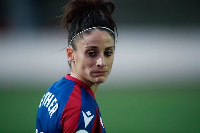 La delantera del Levante Esther González, novedad en la lista de Vilda para enfrentarse a Azerbaiyán y Polonia.