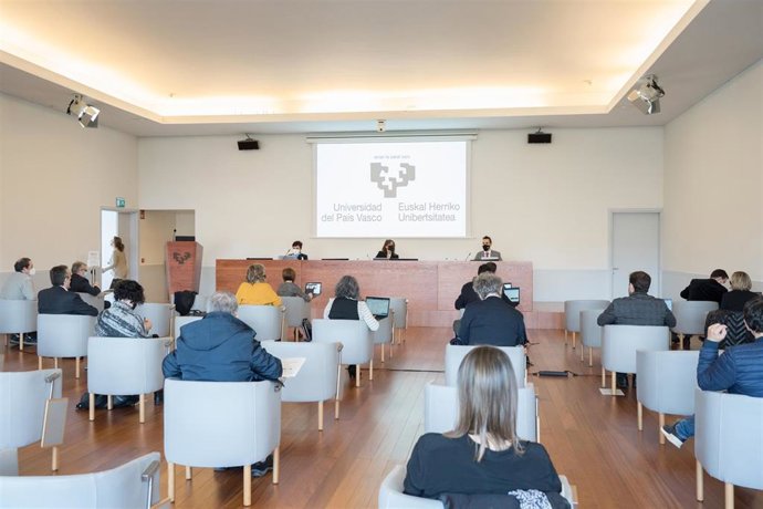 Consejo De Gobierno De La Universidad Del País Vasco, Presidido Por La Nueva Rectora, Eva Ferreira, En El Bizkaia Aretoa De Bilbao.