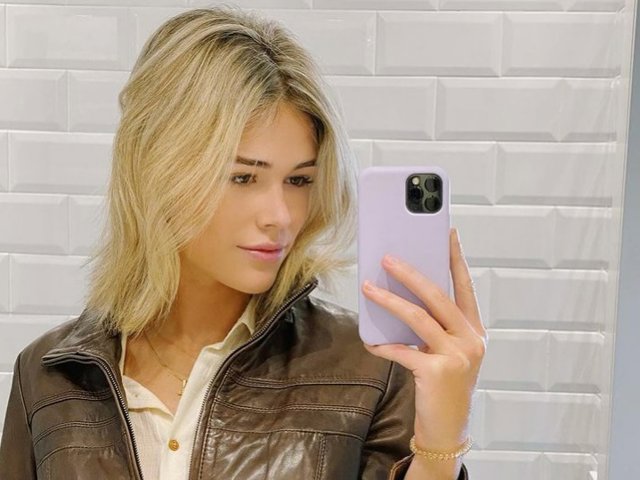 La novia de Enrique Ponce fue pillada conduciendo sin carnet