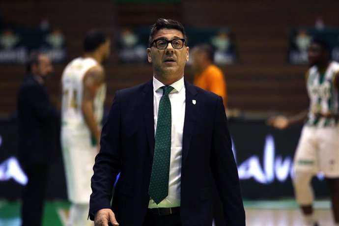 Fotis Katsikaris en un partido del Unicaja