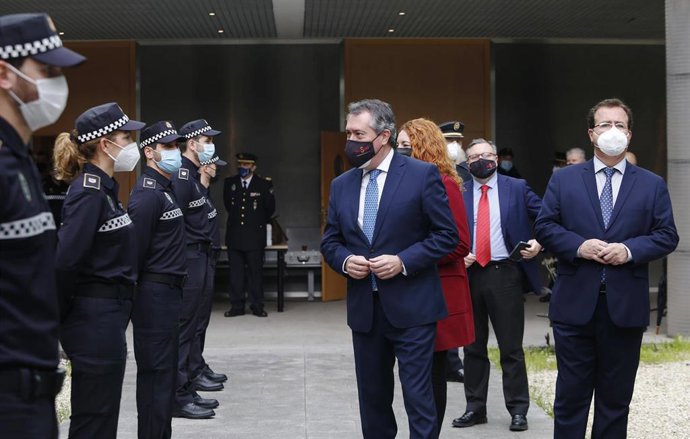 Espadas, en la toma de posesión de los nuevos agentes policiales