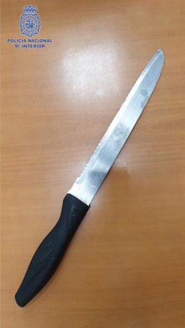Cuchillo intervenido al detenido por un robo en Palma.