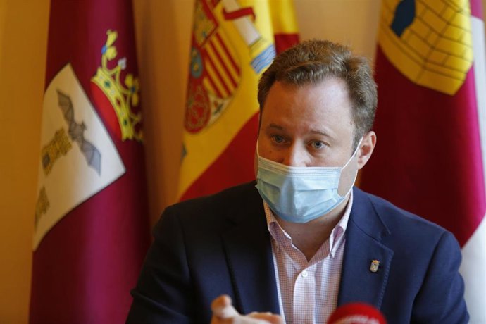 El alcalde de Albacete, Vicente Casañ, en entrevista con Europa Press