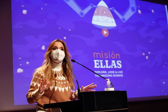 La consejera de Ciencia, Maru Díaz, durabte la presentación de 'Misión Ellas'