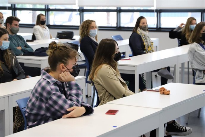 La Universidad Loyola pone en marcha una experiencia piloto de intercambio internacional virtual.
