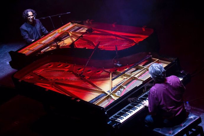 Concierto de los pianistas Chano Domínguez y Diego Amador en el Teatro Cervantes de Málaga